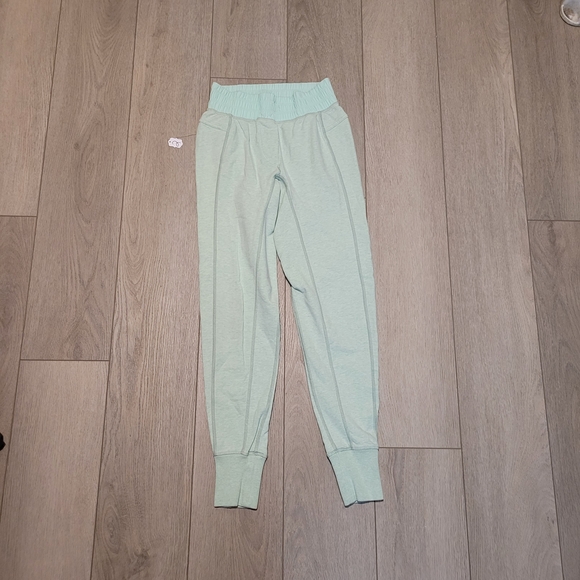 Lululemon Happy Yin Year Sweatpant Size 2 - Picture 8 of 16
